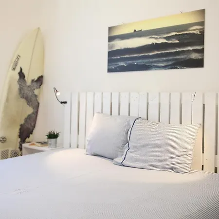 Moka Surfhouse Albergue *